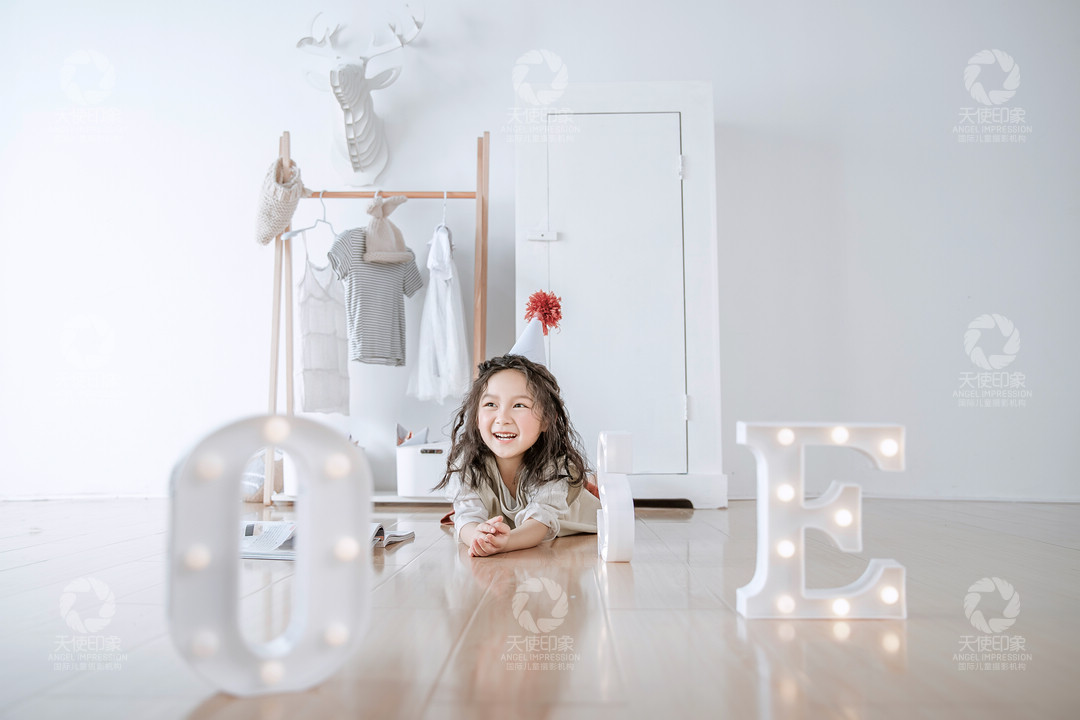 小红芭比_成都儿童摄影_北欧馆