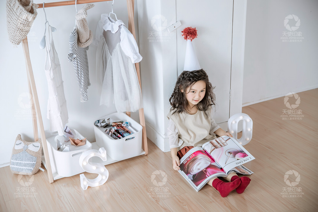 小红芭比_成都儿童摄影_北欧馆