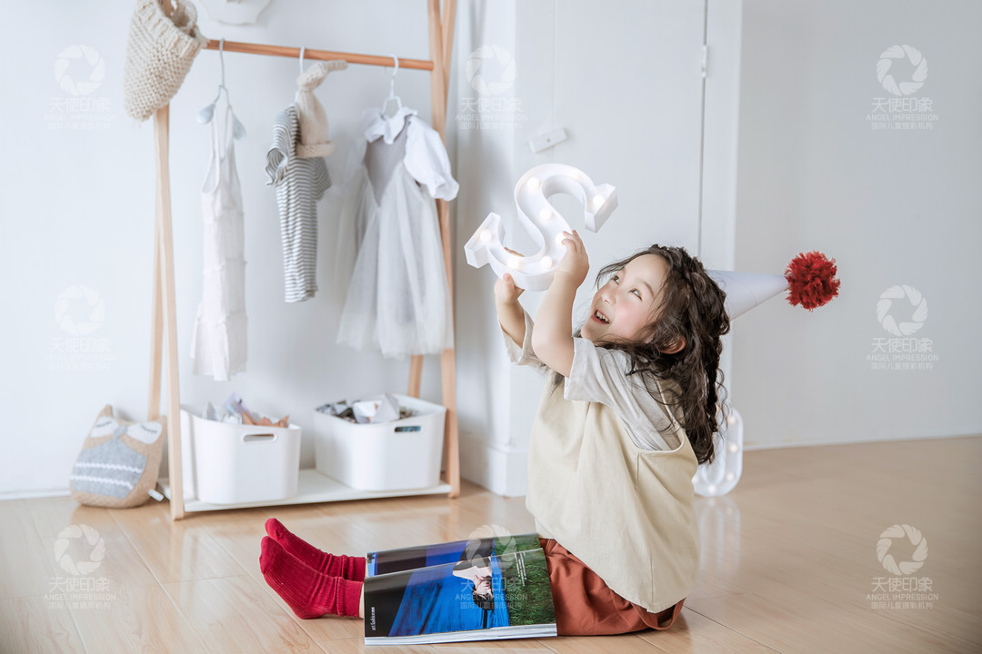 小红芭比_成都儿童摄影_北欧馆
