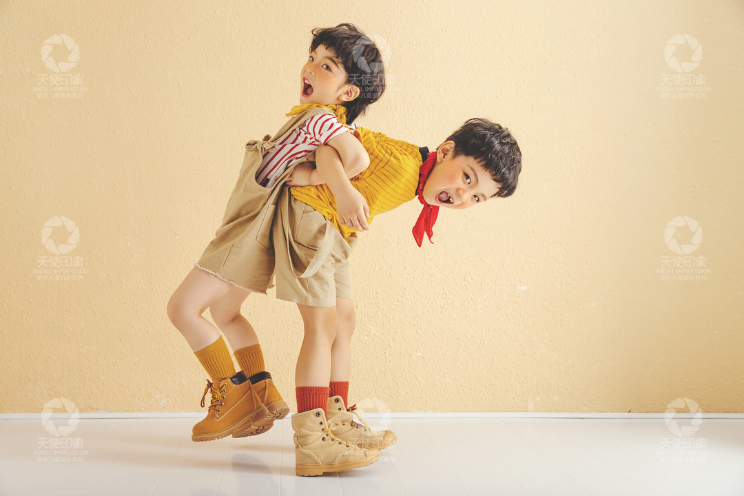 甜蜜相伴_成都儿童摄影_万达馆