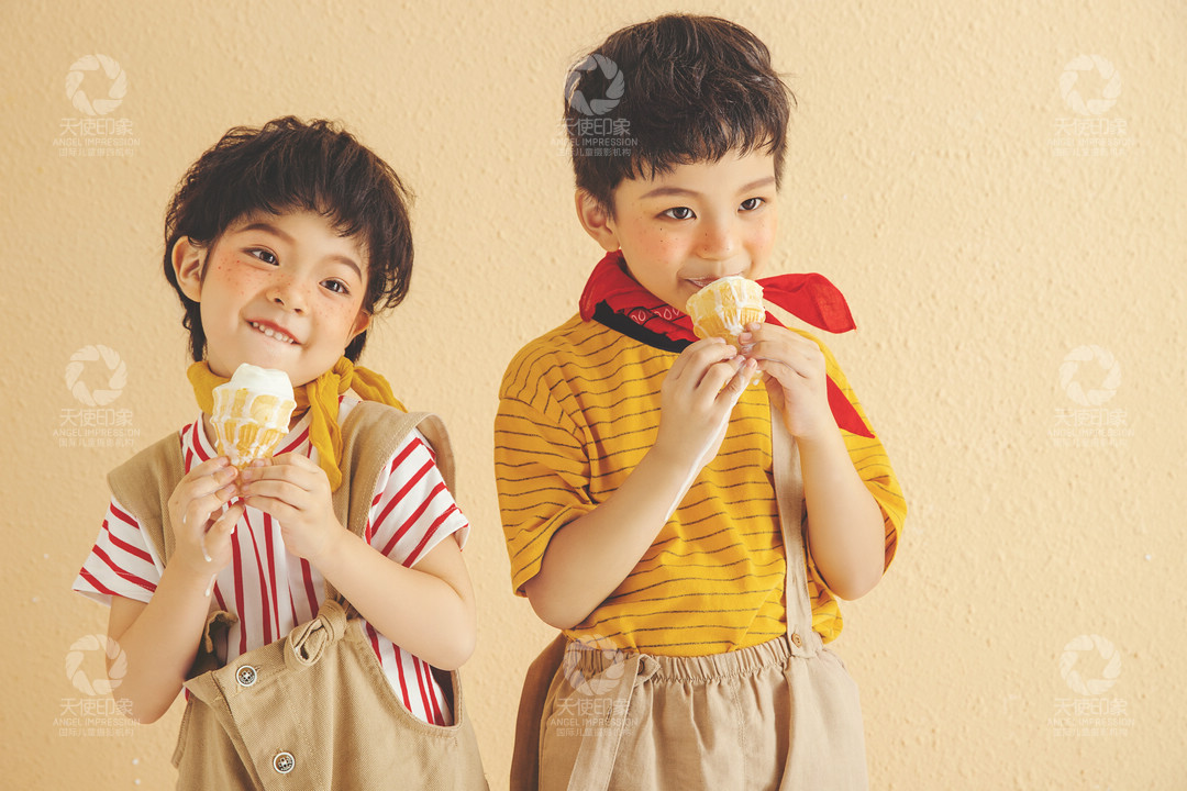 甜蜜相伴_成都儿童摄影_万达馆