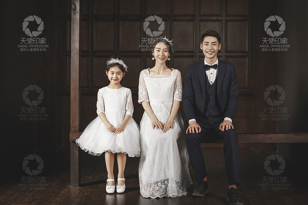 卿卿我心_亲子照