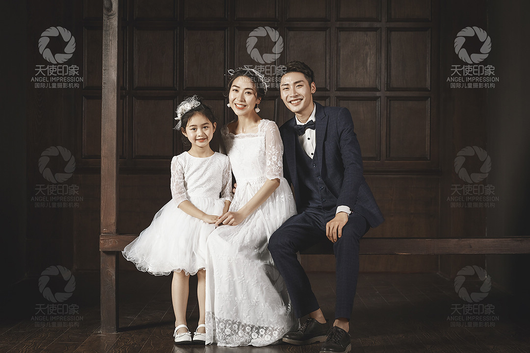 卿卿我心_亲子照