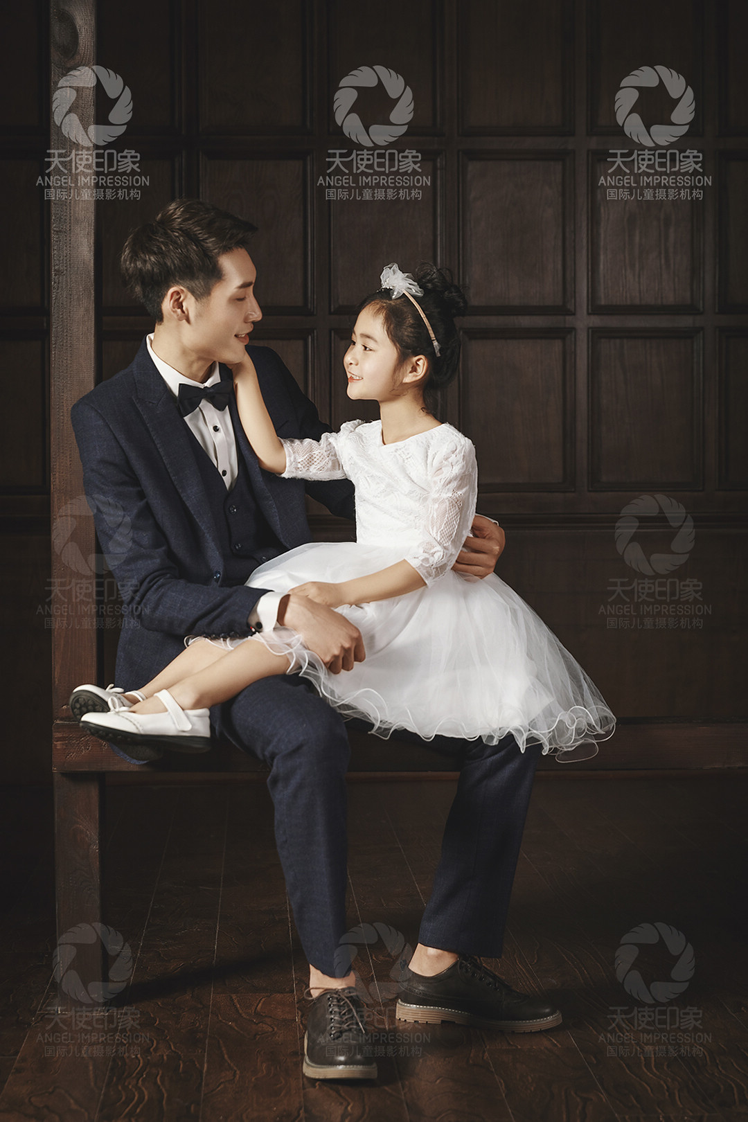 卿卿我心_亲子照