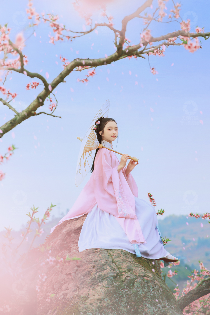 人面桃花相映红_成都儿童摄影