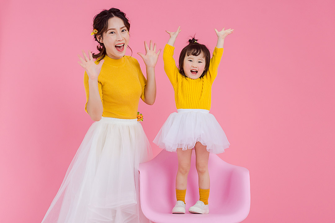 满满的爱_亲子照，