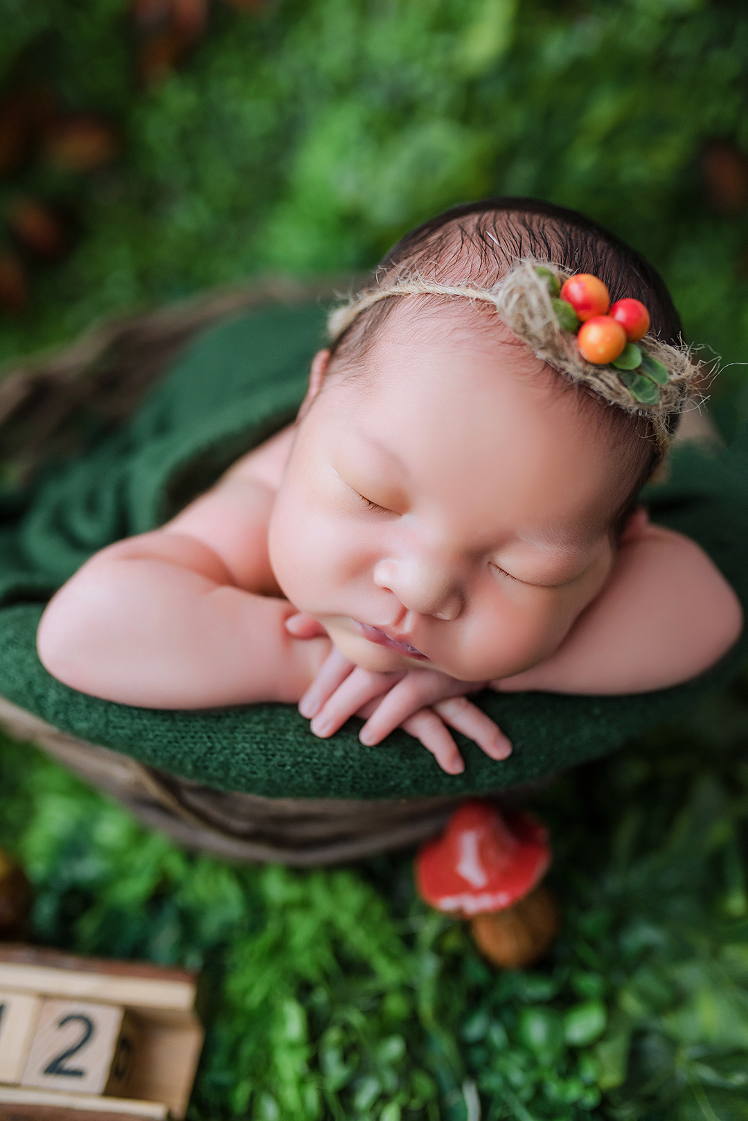 沉思宝贝_新生儿照