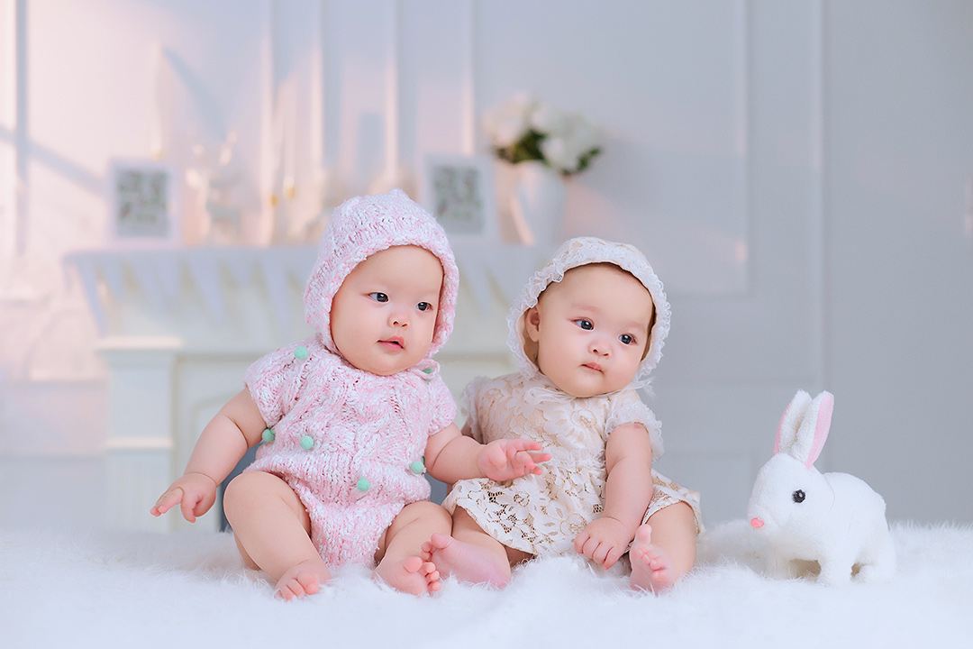 双胞胎姐妹_双胞胎宝宝照