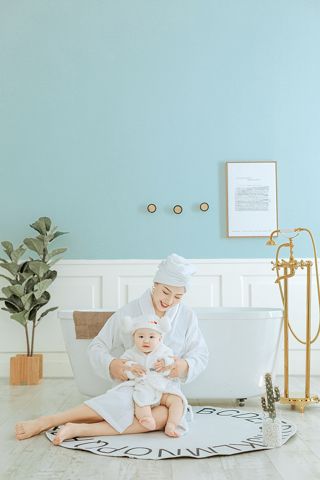 white-bathrobe_成都儿童照照，儿童艺术照；亲子照；母子照；亲子全家福