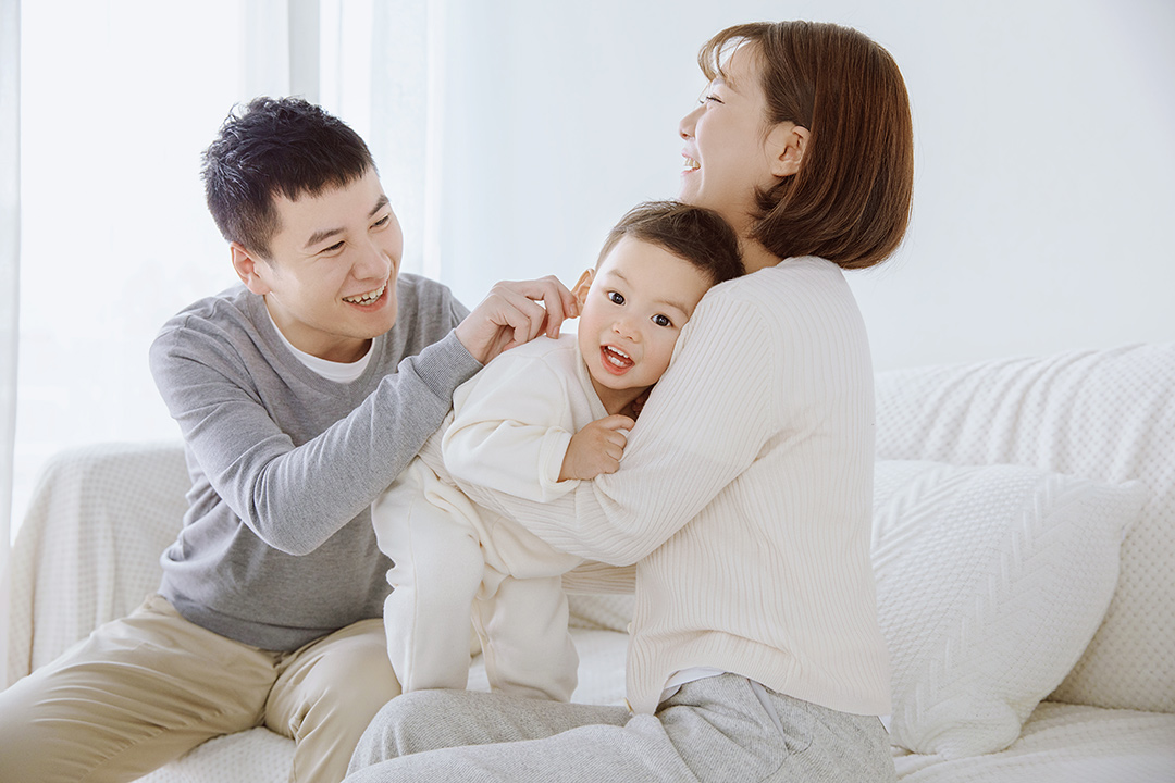 极简的温柔_成都儿童照照，儿童艺术照；亲子照；母子照；亲子全家福