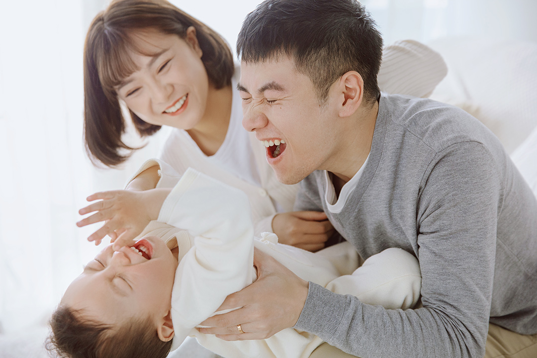 极简的温柔_成都儿童照照，儿童艺术照；亲子照；母子照；亲子全家福