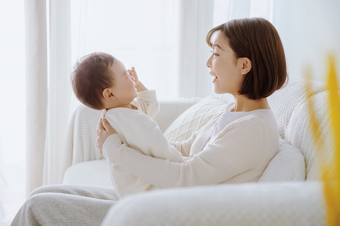 极简的温柔_成都儿童照照，儿童艺术照；亲子照；母子照；亲子全家福