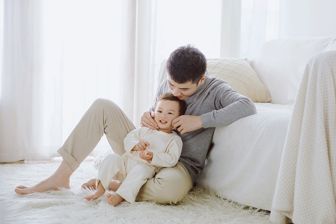 极简的温柔_成都儿童照照，儿童艺术照；亲子照；母子照；亲子全家福