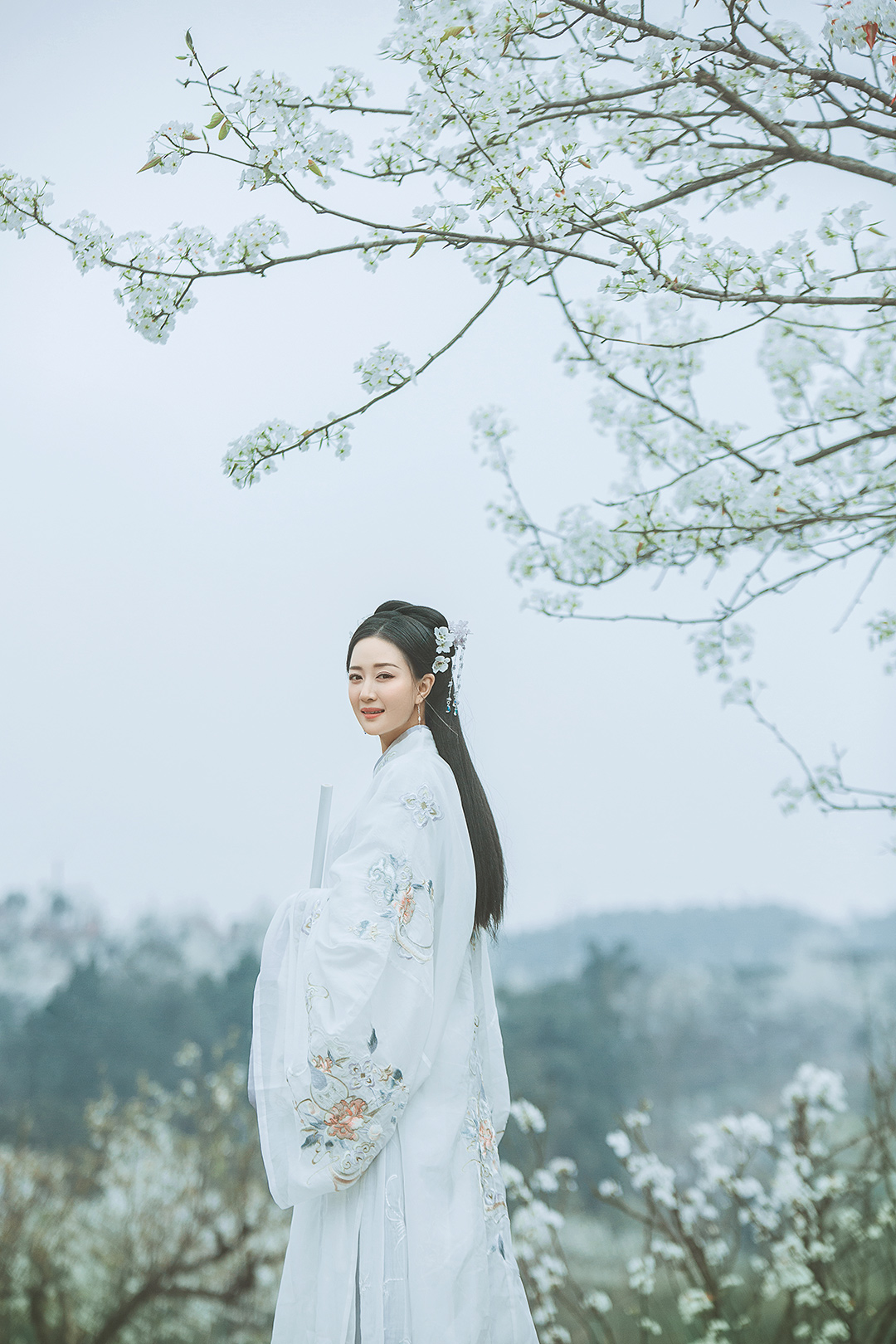 梨花颂_成都儿童照照，儿童艺术照；亲子照；母子照；亲子全家福；古装照；汉服写真