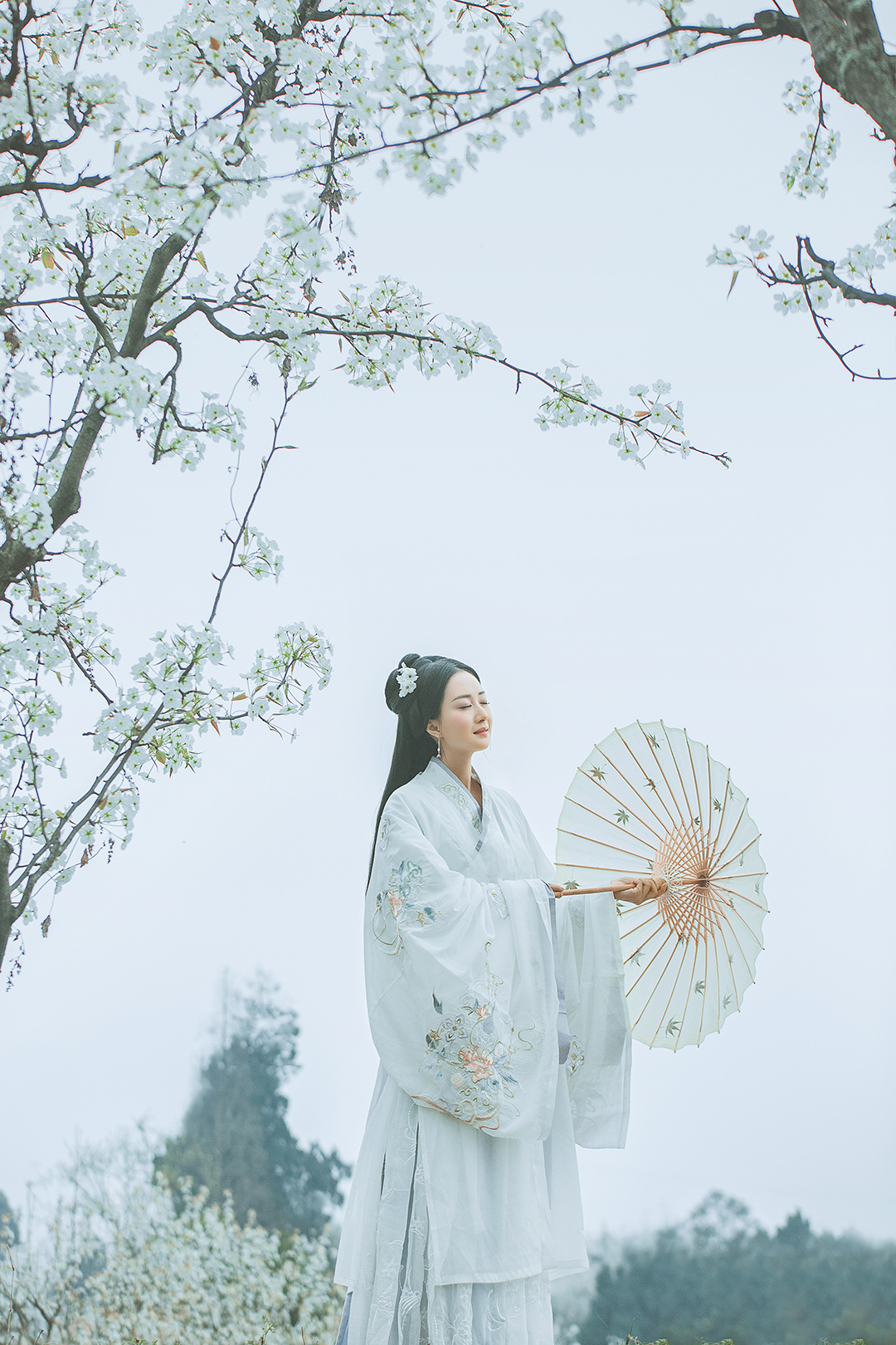 梨花颂_成都儿童照照，儿童艺术照；亲子照；母子照；亲子全家福；古装照；汉服写真