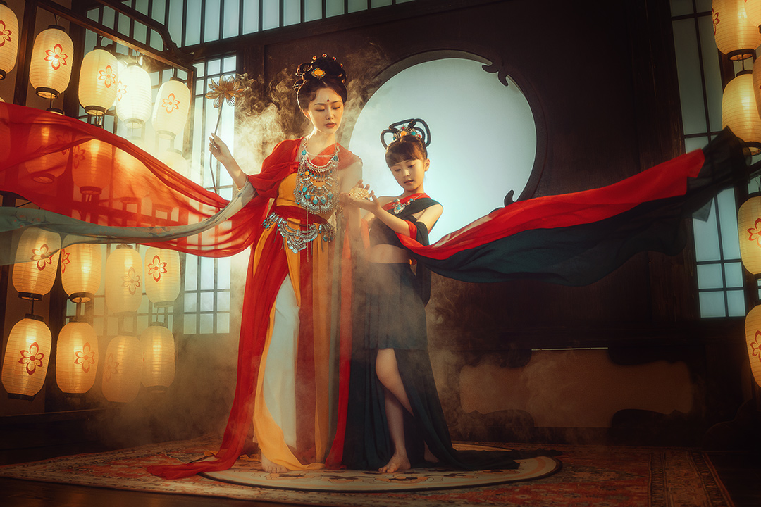 飞天引路_成都儿童照照，儿童艺术照；亲子照；母子照；亲子全家福，古风亲子照