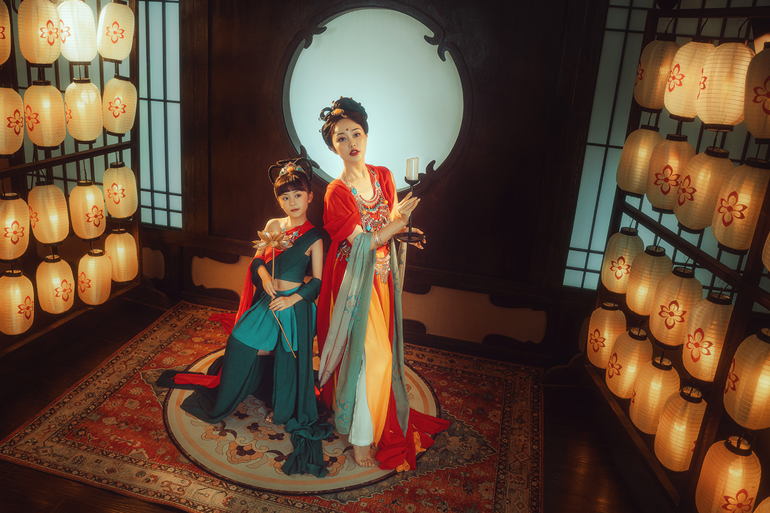 飞天引路_成都儿童照照，儿童艺术照；亲子照；母子照；亲子全家福，古风亲子照