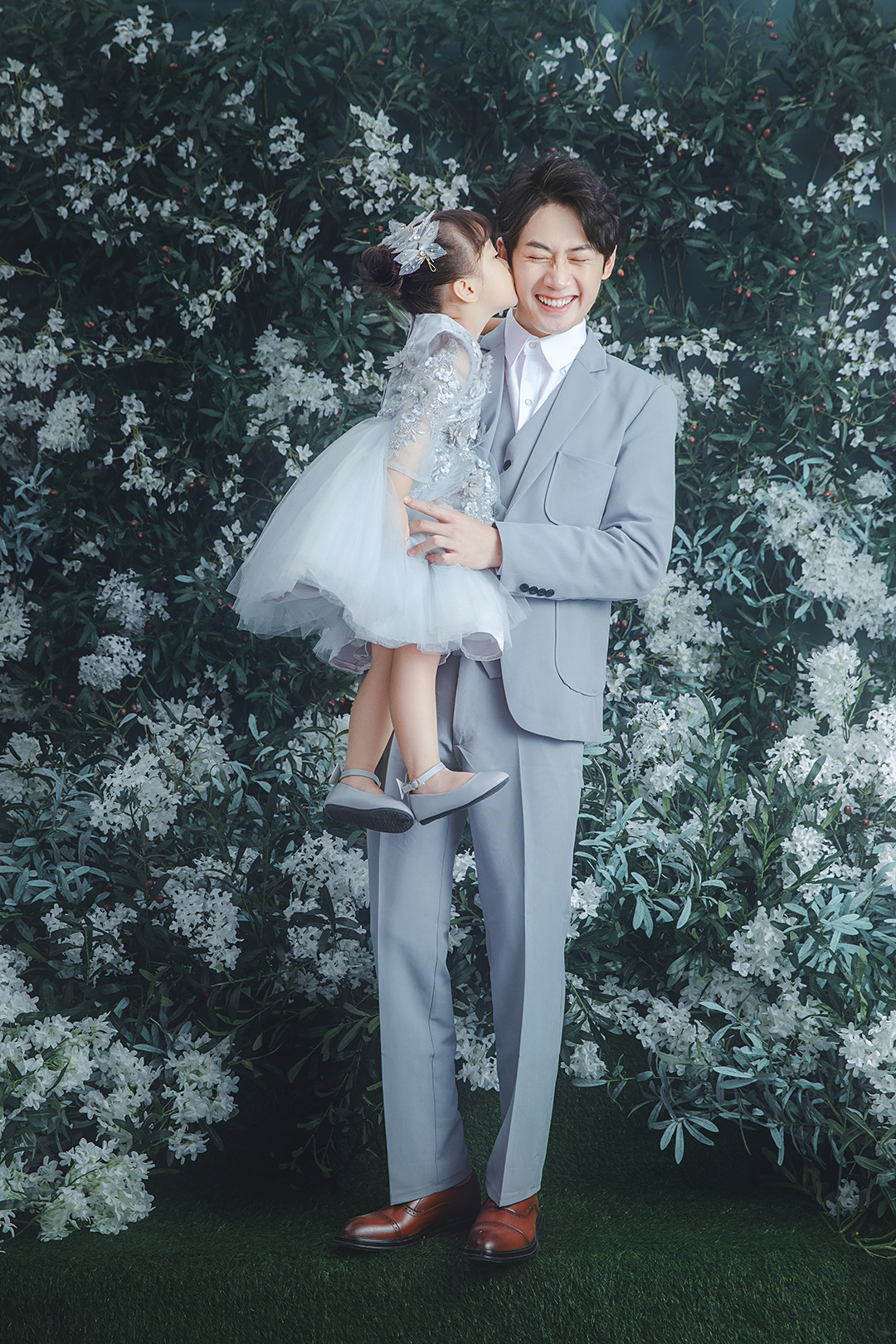 满目盛花开遍_成都儿童照照，儿童艺术照；亲子照；母子照；亲子全家福