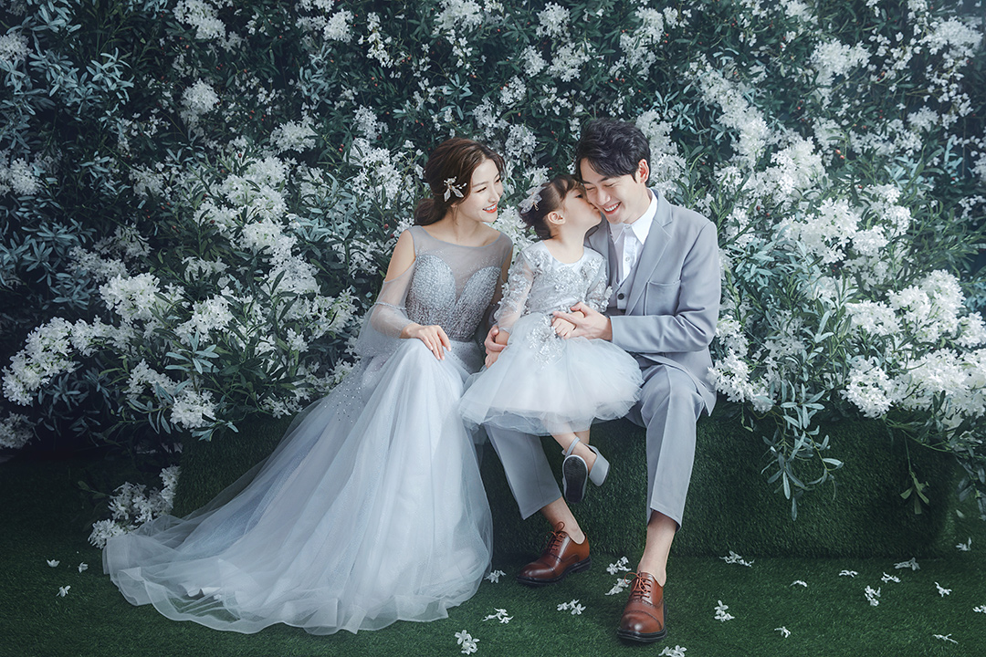 满目盛花开遍_成都儿童照照，儿童艺术照；亲子照；母子照；亲子全家福