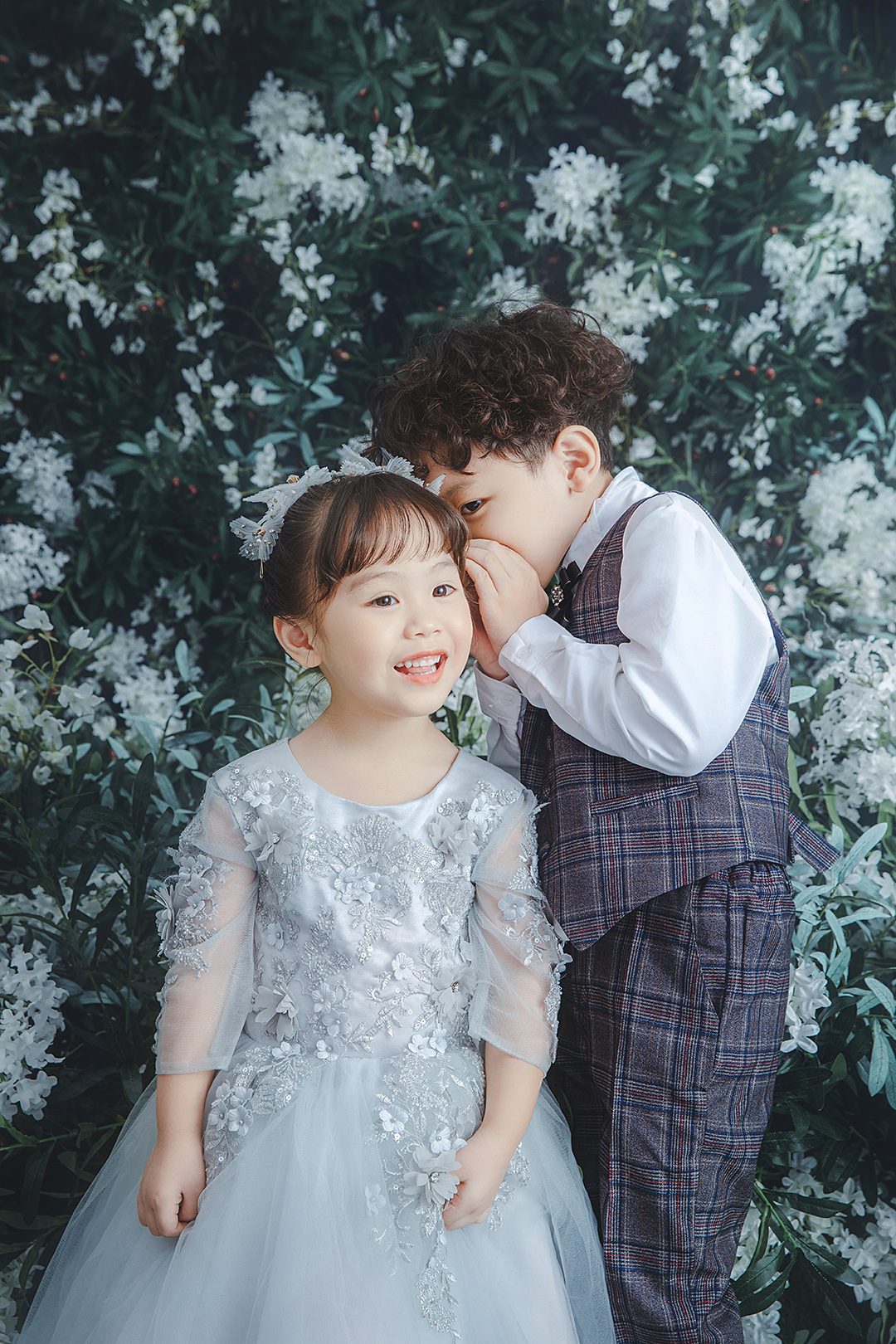 满目盛花开遍_成都儿童照照，儿童艺术照；亲子照；母子照；亲子全家福