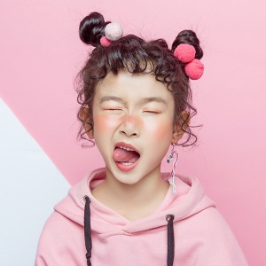 俏皮女孩