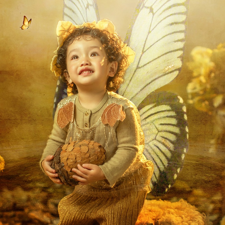 展翅飞翔的宝宝